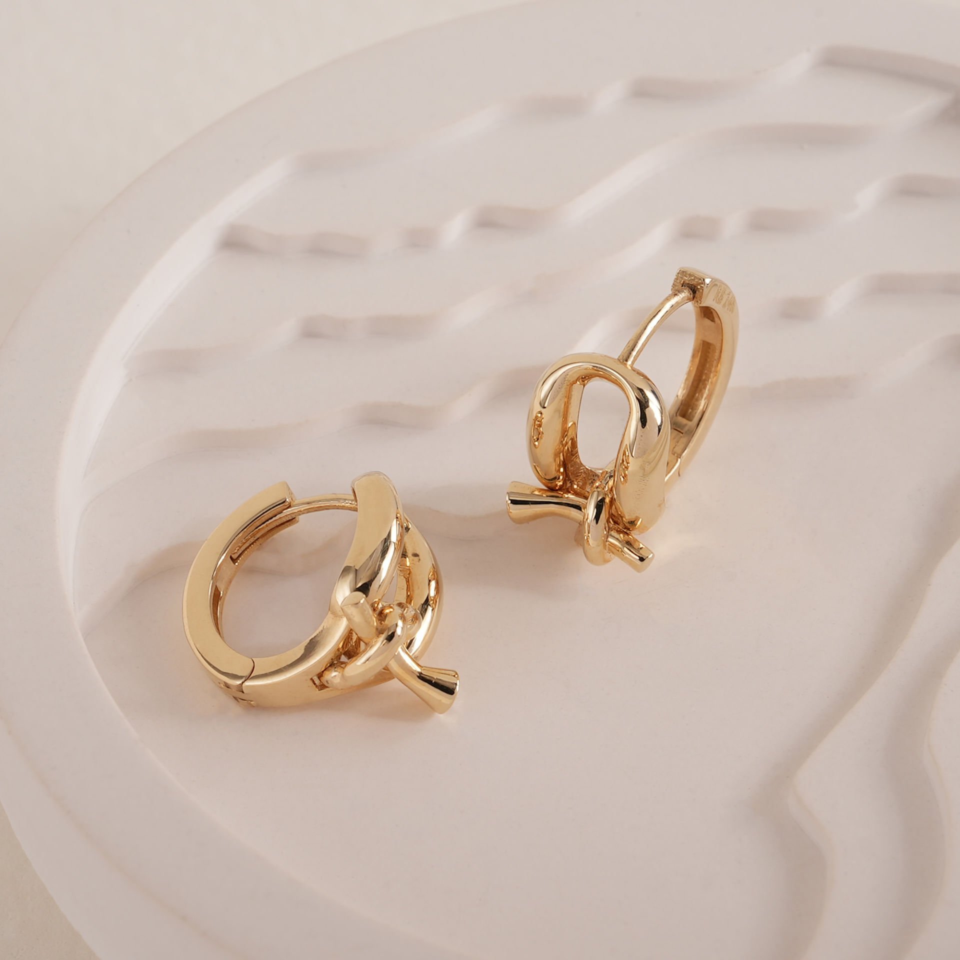 Roberto Bravo Düğüm Küpe