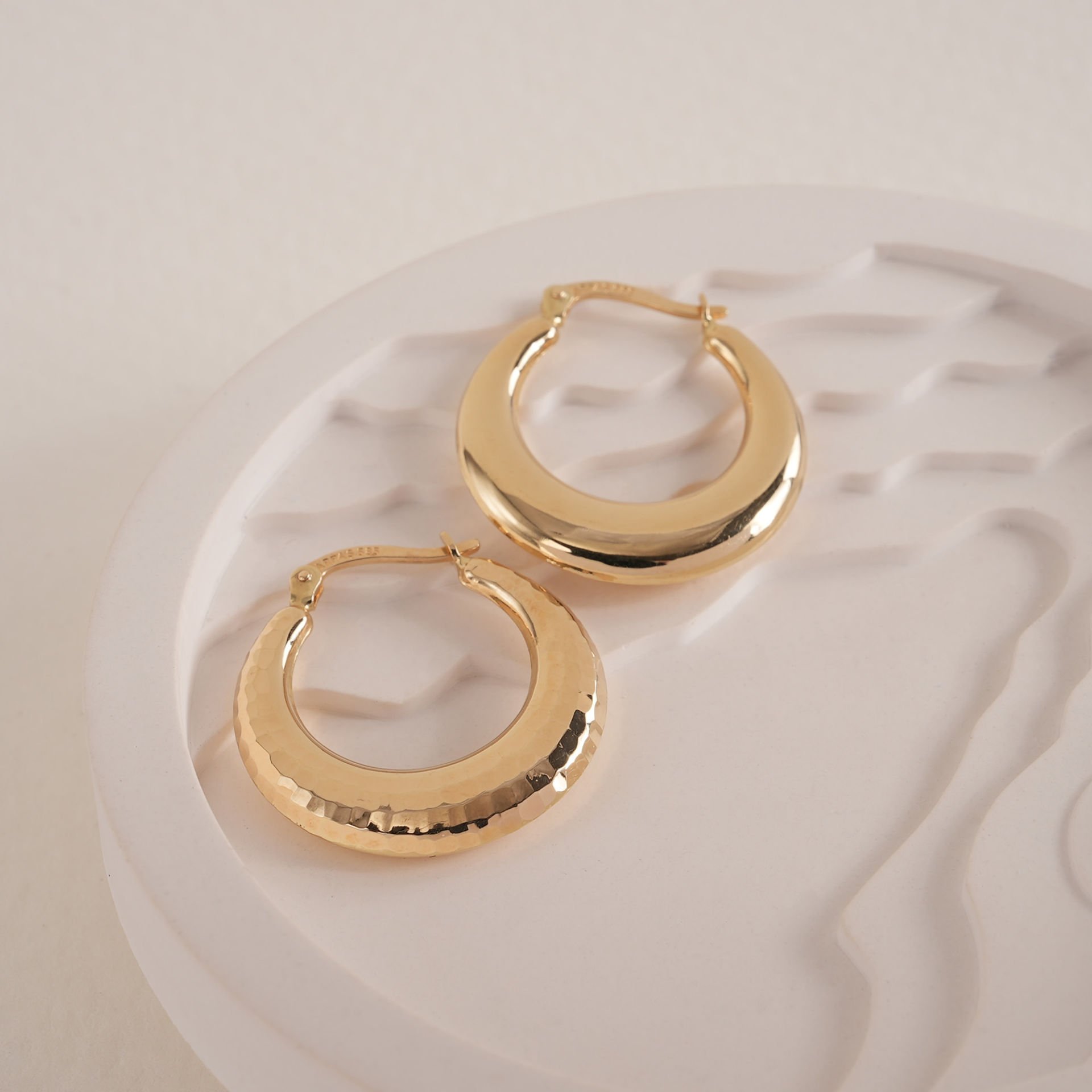 Klasik Bombeli Halka Küpe